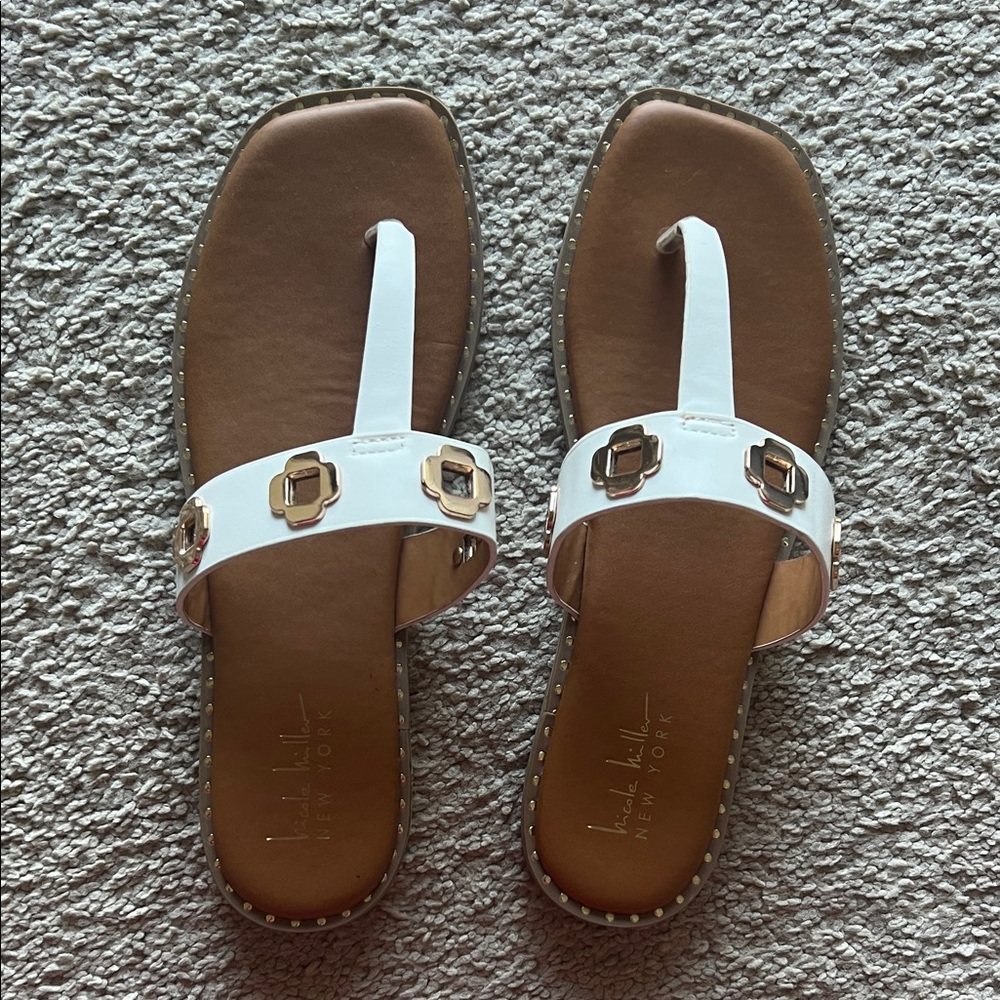 Nicole Miller NY White Leather Toe-Ring Stud Sandals